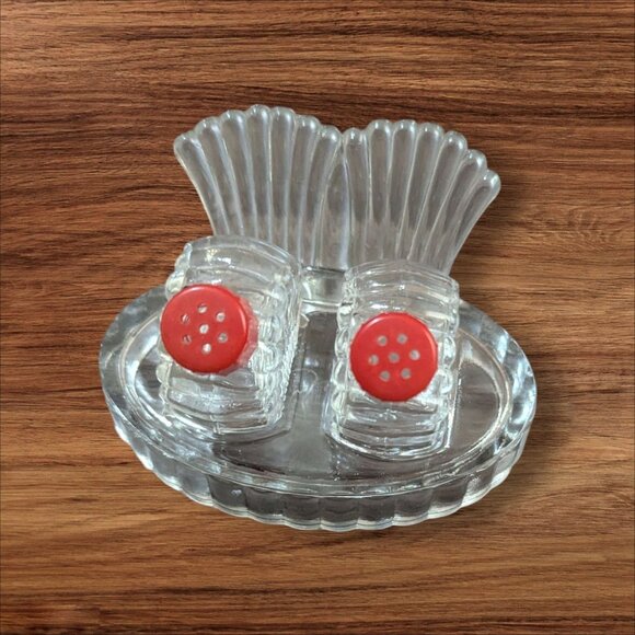 Mini Vintage 1940s Clamshell Glass Salt & Pepper Shakers Red Lids Feather Tray S - Picture 1 of 5